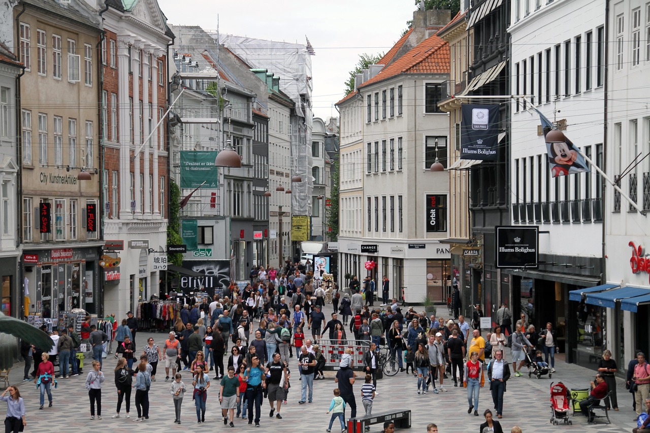 Copenhagen, shopping area, architecture — Buying Twin Strollers: What To Look Out For