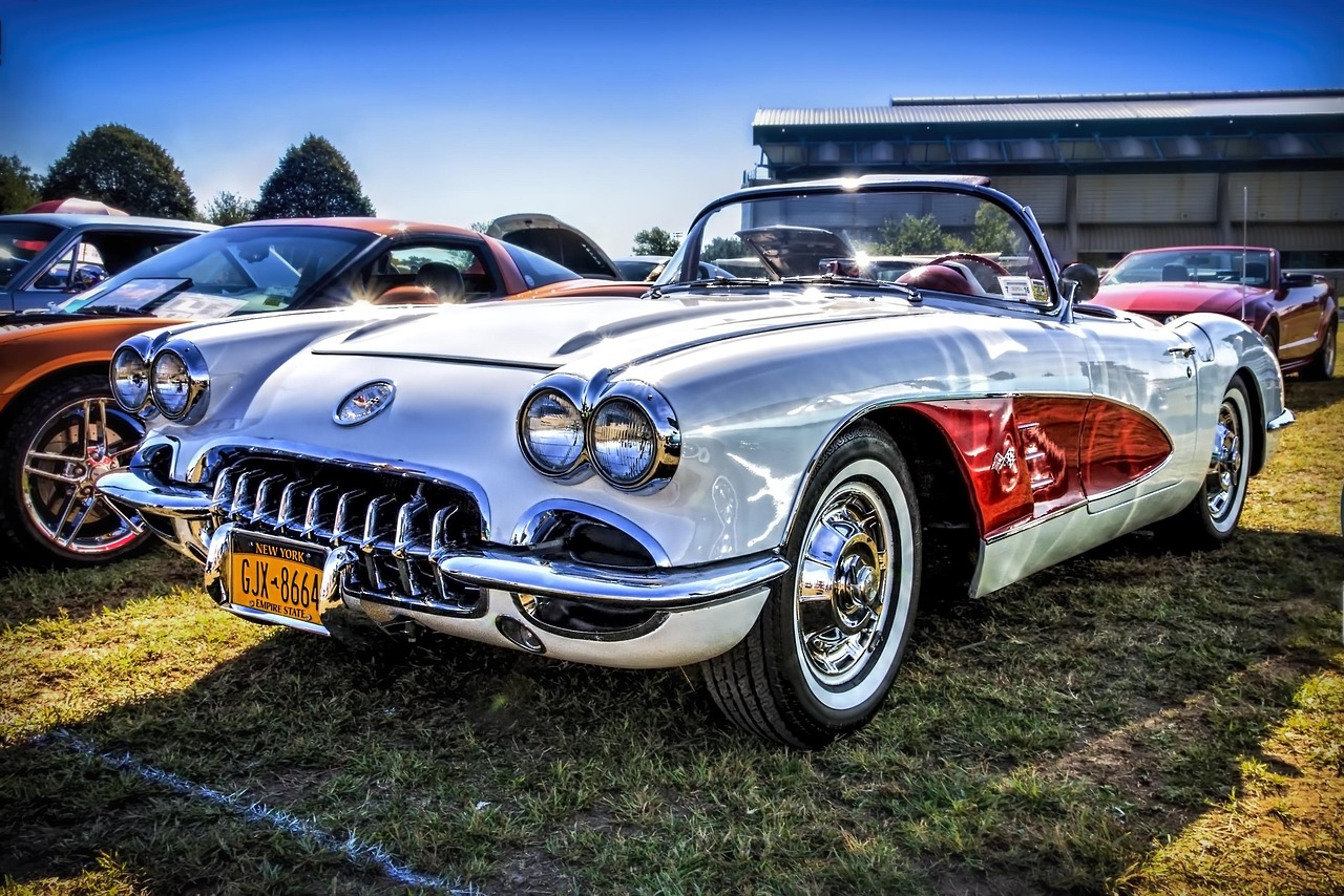 Car show, vintage, classic — Car Sales Growth Under the Pandemic or August 2020
