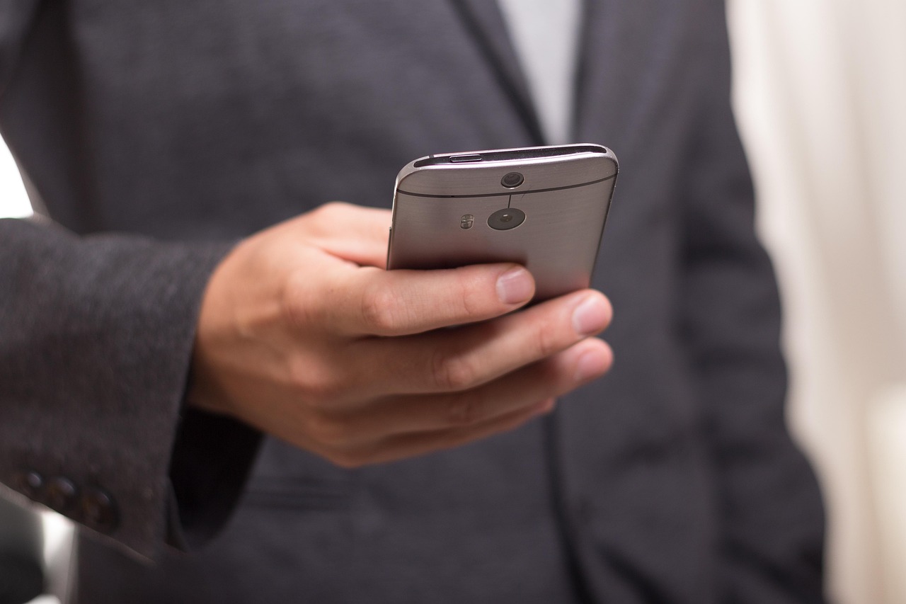 Telephone, mobile, call — How to Choose the Right Online Dispensary in Canada