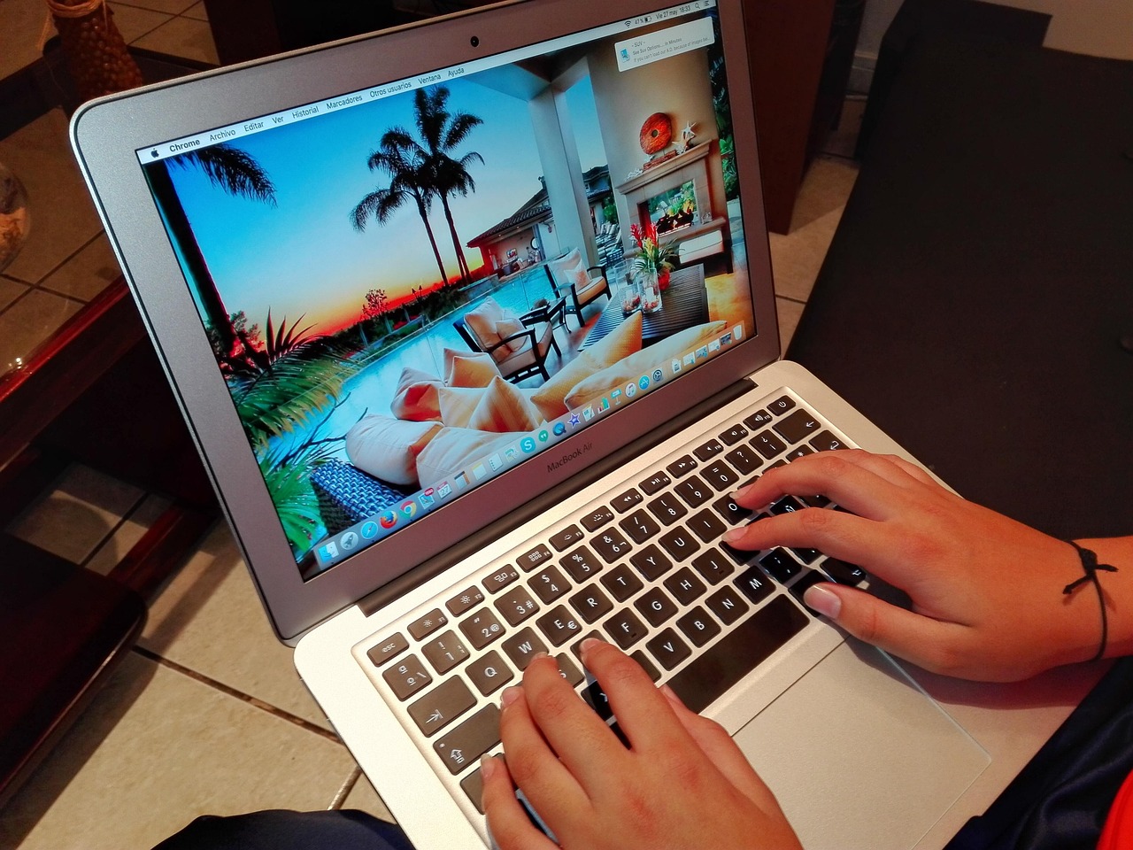 Mac book, seo, marketing — How to win more customers for your e-commerce with professional SEO services?