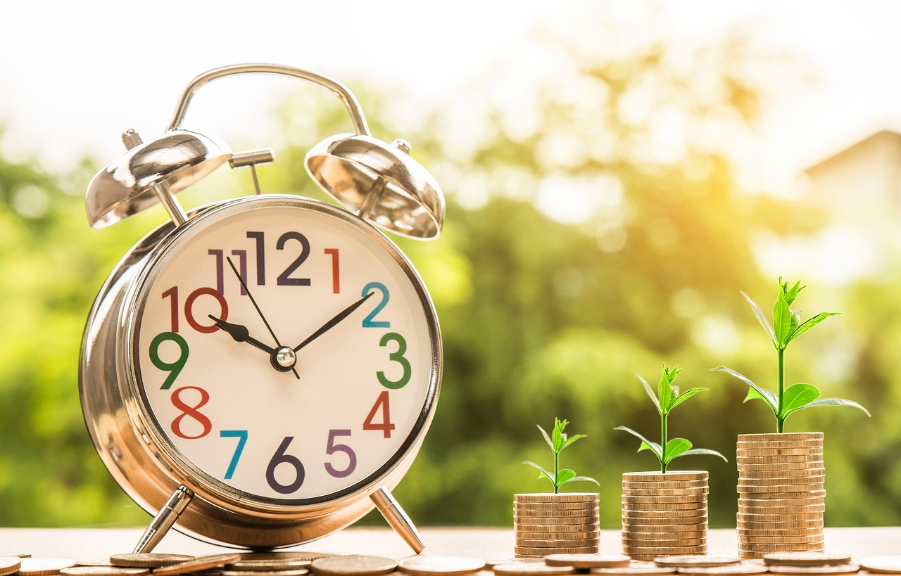 Clock, money, growth — Upcoming Trends for Medicare Advantage Plans in 2024